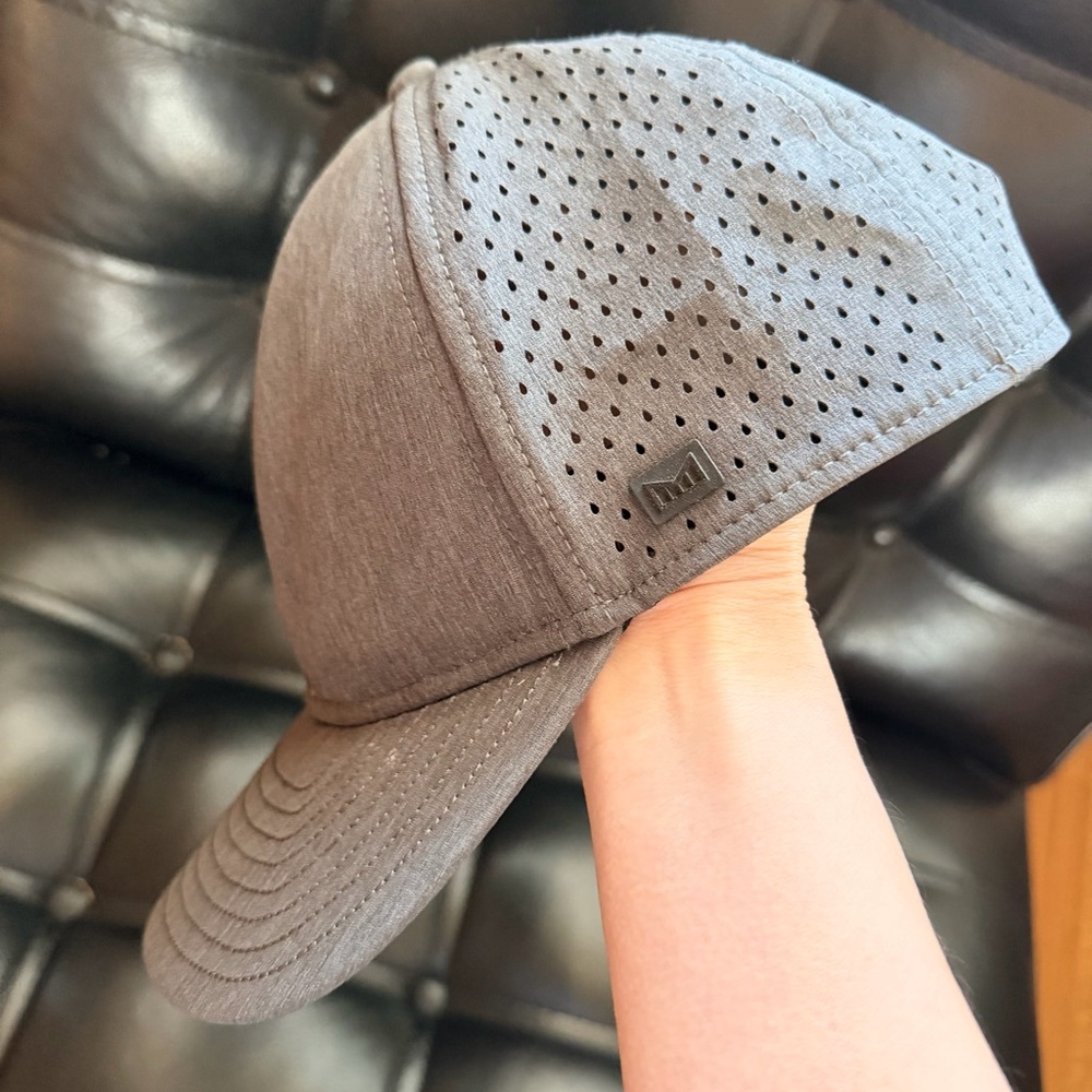 Melin A-Game Hydro Performance Snapback Hat Gray 58cm Dad Hat Streetwear Sports